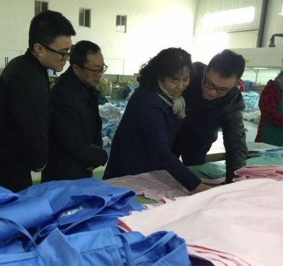 專業專心謀發展，攜手共進譜新篇——楊會長深入恒達紡織走訪調研醫療用品生產